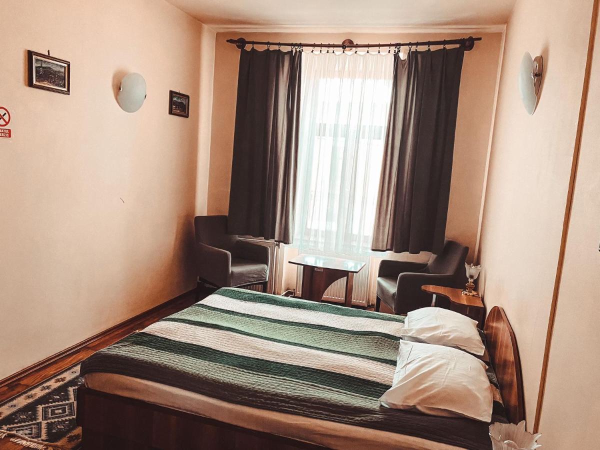 Vila Royal Hotel Sighetu Marmaţiei Екстериор снимка